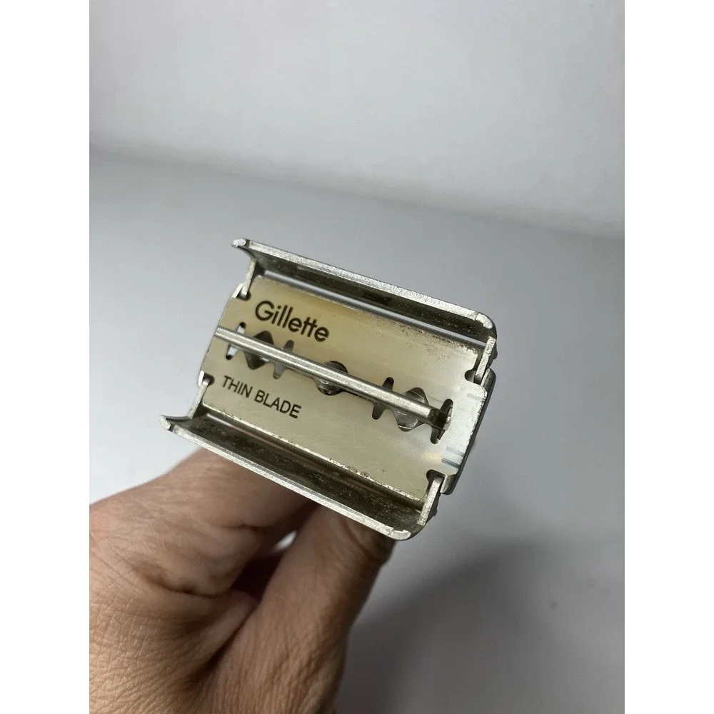 Vintage 1962 Gillette Slim Adjustable Safety Razor H2 TTO Double Edge USA